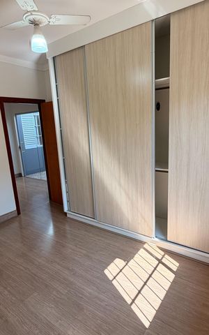 Casa de condomínio para alugar com 221m², 3 quartos e 2 vagas Casa de condomínio para alugar com 221m², 3 quartos e 2 vagasSuite1