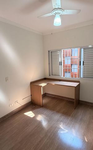 Casa de condomínio para alugar com 221m², 3 quartos e 2 vagas Casa de condomínio para alugar com 221m², 3 quartos e 2 vagasQuarto 1
