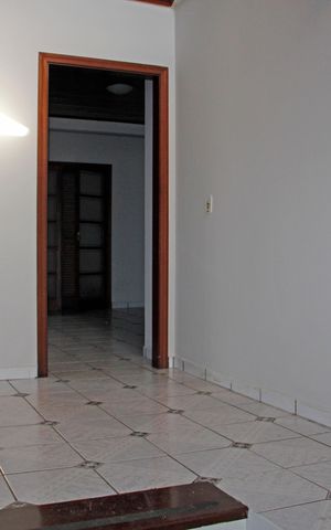 Casa de condomínio para alugar com 1033m², 4 quartos e 6 vagasCorredor