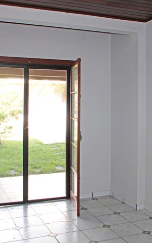 Casa de condomínio para alugar com 1033m², 4 quartos e 6 vagasSuíte