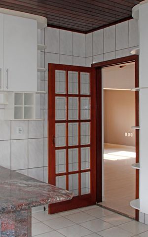 Casa de condomínio para alugar com 1033m², 4 quartos e 6 vagasCozinha