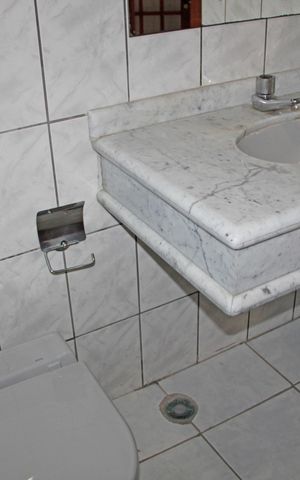 Casa de condomínio para alugar com 1033m², 4 quartos e 6 vagasBanheiro