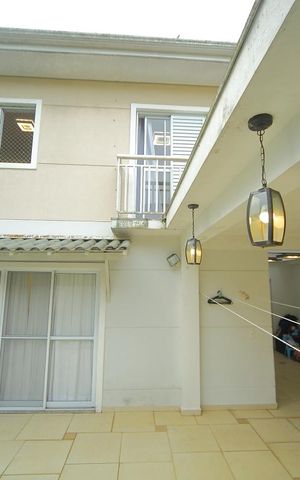 Casa de condomínio à venda com 250m², 3 quartos e 4 vagasÁrea Gourmet /Quintal 