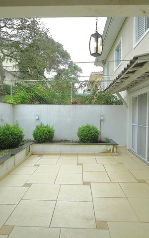 Casa de condomínio à venda com 250m², 3 quartos e 4 vagasÁrea Gourmet /Quintal 