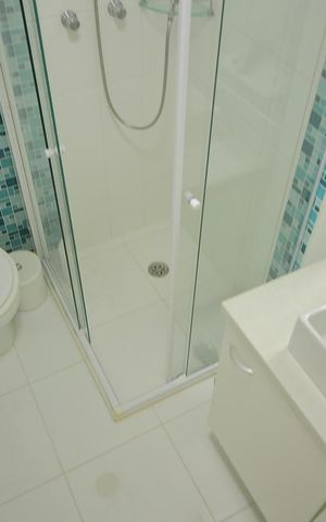 Casa de condomínio à venda com 250m², 3 quartos e 4 vagasSuíte 2 