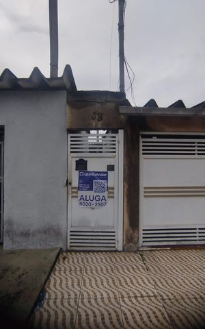 Casa para alugar com 100m², 2 quartos e sem vaga Casa para alugar com 100m², 2 quartos e sem vagaFachada