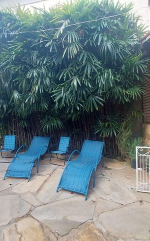 Casa à venda com 341m², 5 quartos e 3 vagas Casa à venda com 341m², 5 quartos e 3 vagasQuintal