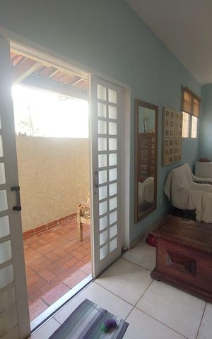 Casa à venda com 341m², 5 quartos e 3 vagas Casa à venda com 341m², 5 quartos e 3 vagassala