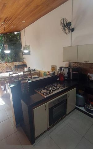 Casa à venda com 341m², 5 quartos e 3 vagas Casa à venda com 341m², 5 quartos e 3 vagascozinha