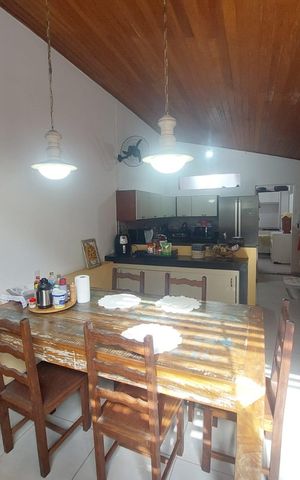 Casa à venda com 341m², 5 quartos e 3 vagas Casa à venda com 341m², 5 quartos e 3 vagascozinha