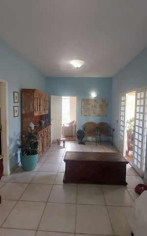 Casa à venda com 341m², 5 quartos e 3 vagas Casa à venda com 341m², 5 quartos e 3 vagassala