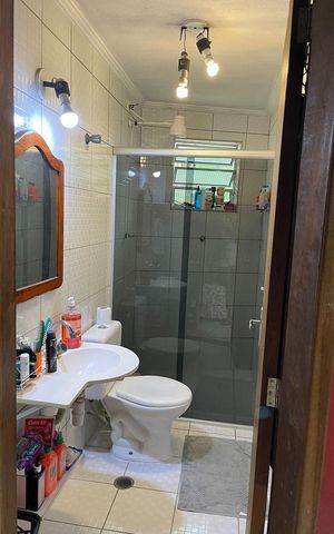 Casa à venda com 100m², 4 quartos e 2 vagas Casa à venda com 100m², 4 quartos e 2 vagasBanheiro 3
