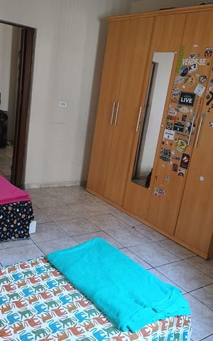 Casa à venda com 100m², 4 quartos e 2 vagas Casa à venda com 100m², 4 quartos e 2 vagasQuarto 4