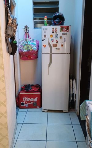 Casa à venda com 100m², 4 quartos e 2 vagas Casa à venda com 100m², 4 quartos e 2 vagasCozinha