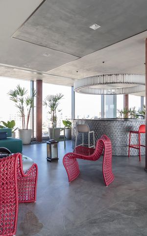 Studio para alugar com 32m², 1 quarto e sem vaga Studio para alugar com 32m², 1 quarto e sem vagaÁrea comum - Piscina