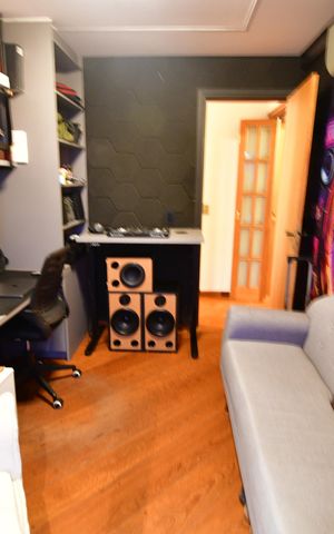 Apartamento à venda com 102m², 4 quartos e 2 vagasQuarto 1