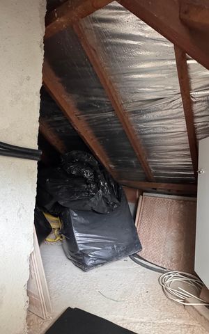 Casa de condomínio à venda com 250m², 5 quartos e 2 vagas Casa de condomínio à venda com 250m², 5 quartos e 2 vagasÁrea técnica