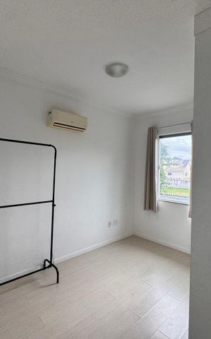 Casa de condomínio à venda com 250m², 5 quartos e 2 vagas Casa de condomínio à venda com 250m², 5 quartos e 2 vagasSuíte 3 (Canadense)