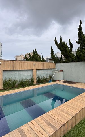 Casa de condomínio à venda com 250m², 5 quartos e 2 vagas Casa de condomínio à venda com 250m², 5 quartos e 2 vagasÁrea externa
