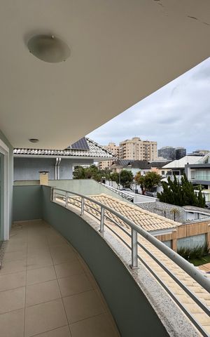 Casa de condomínio à venda com 250m², 5 quartos e 2 vagas Casa de condomínio à venda com 250m², 5 quartos e 2 vagasSuíte 2 - Varanda
