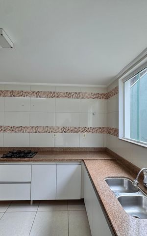 Casa de condomínio à venda com 250m², 5 quartos e 2 vagas Casa de condomínio à venda com 250m², 5 quartos e 2 vagasCozinha