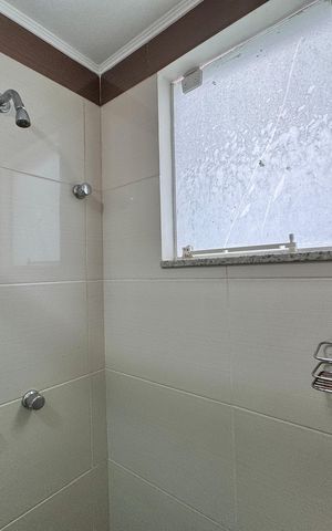 Casa de condomínio à venda com 250m², 5 quartos e 2 vagas Casa de condomínio à venda com 250m², 5 quartos e 2 vagasSuíte 2 - Banheiro