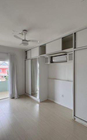 Casa de condomínio à venda com 250m², 5 quartos e 2 vagas Casa de condomínio à venda com 250m², 5 quartos e 2 vagasSuíte 1
