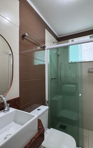 Casa de condomínio à venda com 250m², 5 quartos e 2 vagas Casa de condomínio à venda com 250m², 5 quartos e 2 vagasSuíte 2 - Banheiro