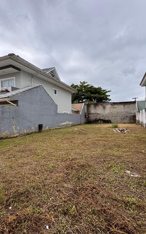 Casa de condomínio à venda com 250m², 5 quartos e 2 vagas Casa de condomínio à venda com 250m², 5 quartos e 2 vagasÁrea externa