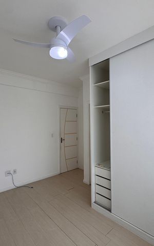 Casa de condomínio à venda com 250m², 5 quartos e 2 vagas Casa de condomínio à venda com 250m², 5 quartos e 2 vagasSuíte 4 (Canadense)
