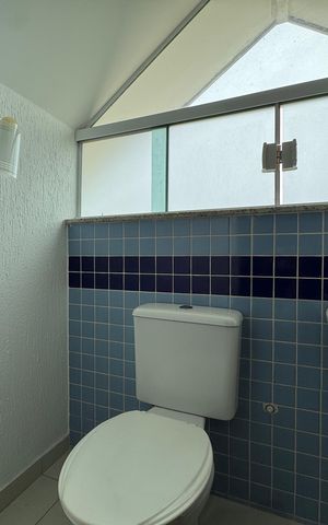 Casa de condomínio à venda com 250m², 5 quartos e 2 vagas Casa de condomínio à venda com 250m², 5 quartos e 2 vagasEstúdio - Lavabo