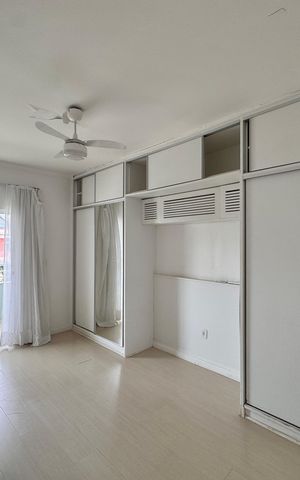 Casa de condomínio à venda com 250m², 5 quartos e 2 vagas Casa de condomínio à venda com 250m², 5 quartos e 2 vagasSuíte 1