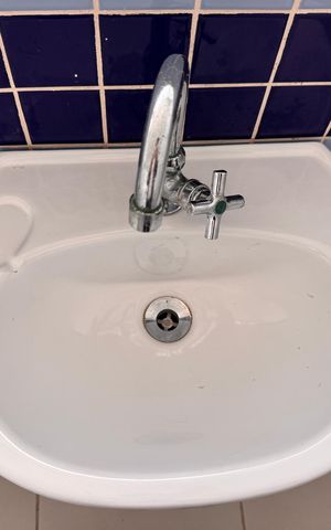 Casa de condomínio à venda com 250m², 5 quartos e 2 vagas Casa de condomínio à venda com 250m², 5 quartos e 2 vagasEstúdio - Lavabo