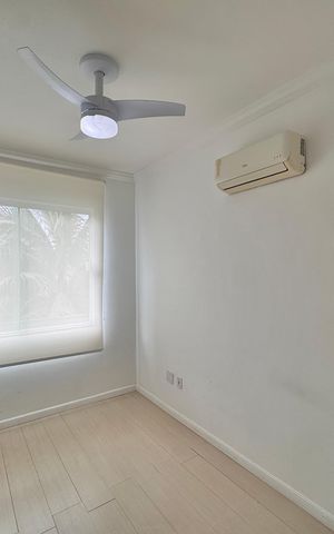 Casa de condomínio à venda com 250m², 5 quartos e 2 vagas Casa de condomínio à venda com 250m², 5 quartos e 2 vagasSuíte 4 (Canadense)