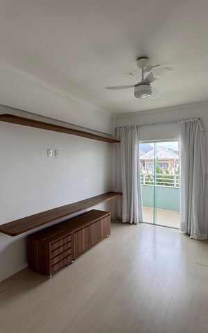 Casa de condomínio à venda com 250m², 5 quartos e 2 vagas Casa de condomínio à venda com 250m², 5 quartos e 2 vagasSuíte 1