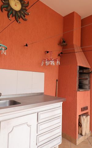 Casa à venda com 140m², 3 quartos e 2 vagasChurrasqueira