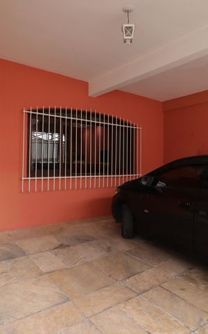 Casa à venda com 140m², 3 quartos e 2 vagasGaragem