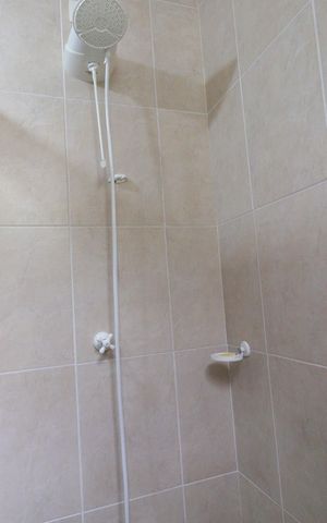 Casa à venda com 140m², 3 quartos e 2 vagasBanheiro
