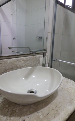 Casa à venda com 140m², 3 quartos e 2 vagasBanheiro da Suíte