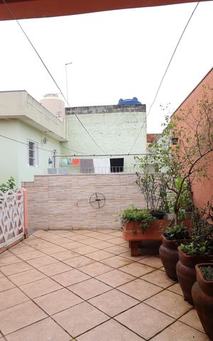 Casa à venda com 140m², 3 quartos e 2 vagasTerraço