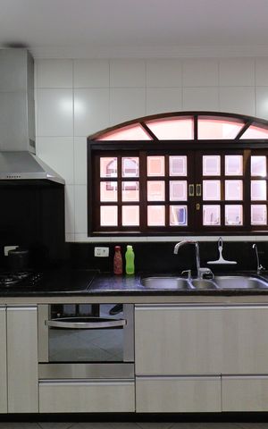 Casa à venda com 140m², 3 quartos e 2 vagasCozinha