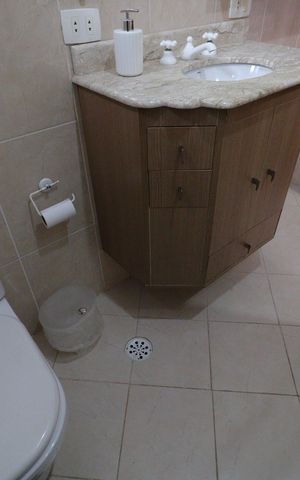 Casa à venda com 140m², 3 quartos e 2 vagasBanheiro