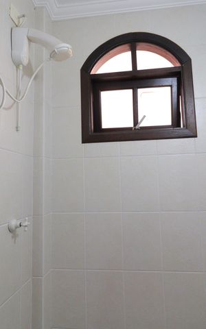 Casa à venda com 140m², 3 quartos e 2 vagasEdícula - Banheiro