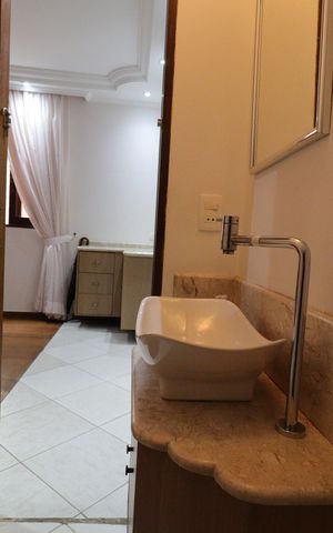 Casa à venda com 140m², 3 quartos e 2 vagasLavabo