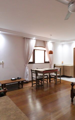 Casa à venda com 140m², 3 quartos e 2 vagasSala