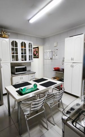 Casa de condomínio à venda com 100m², 3 quartos e 2 vagas Casa de condomínio à venda com 100m², 3 quartos e 2 vagasCozinha