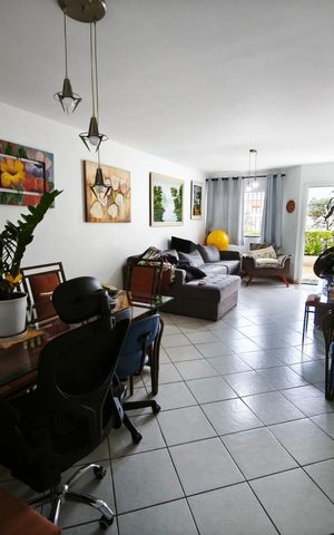 Casa de condomínio à venda com 100m², 3 quartos e 2 vagas Casa de condomínio à venda com 100m², 3 quartos e 2 vagasSala