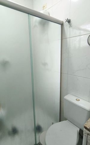Casa de condomínio à venda com 100m², 3 quartos e 2 vagas Casa de condomínio à venda com 100m², 3 quartos e 2 vagasBanheiro da suíte