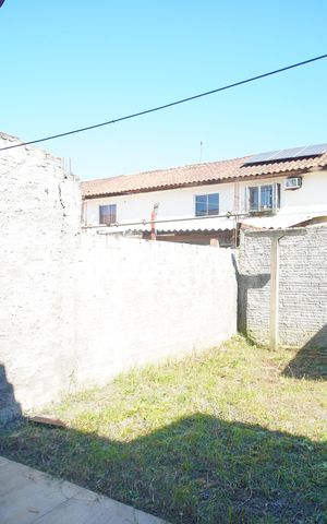 Casa para alugar com 56m², 2 quartos e 1 vagaQuintal