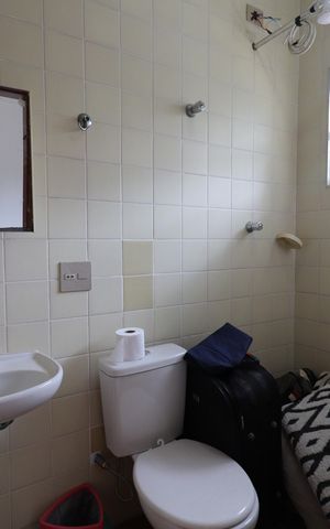 Casa à venda com 549m², 6 quartos e 4 vagasBanheiro de serviço